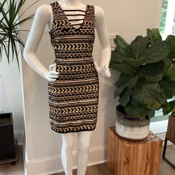 NWT GIANNI BINI GB BLACK AND GOLD SEQUENCE EMBELLISHED COCKTAIL DRESS SZ M - Picture 2 of 16